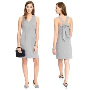 Banana Republic Bow Back V-Neck Sheath Dress 👗